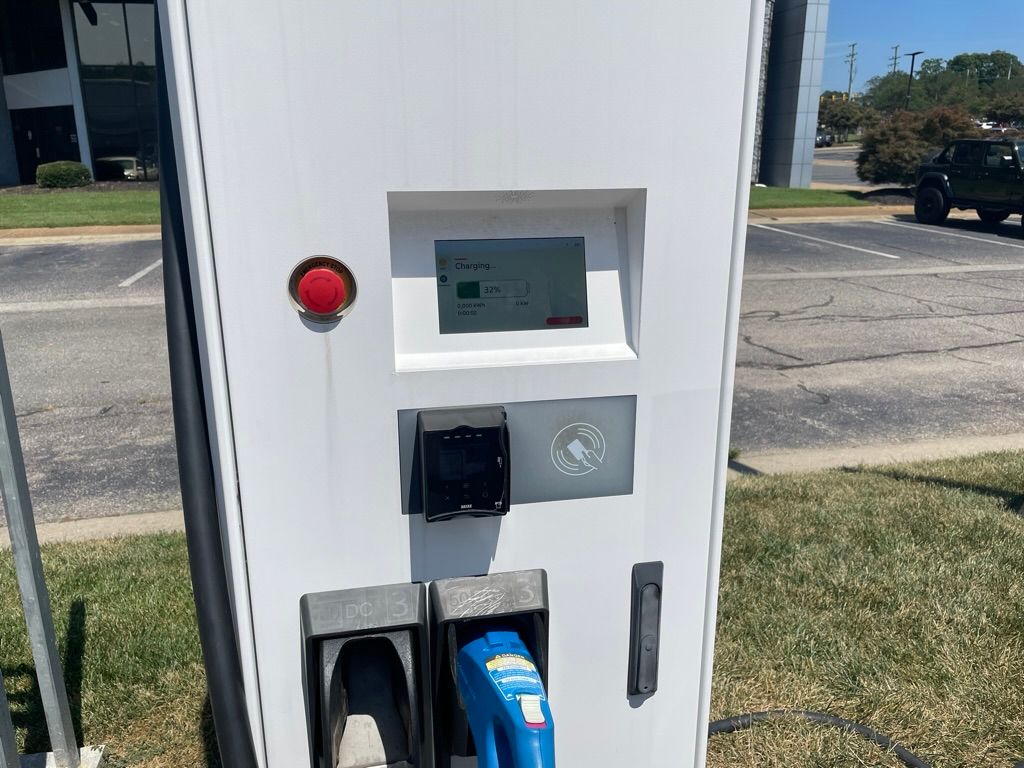 DC fast charger showing 32% charge.